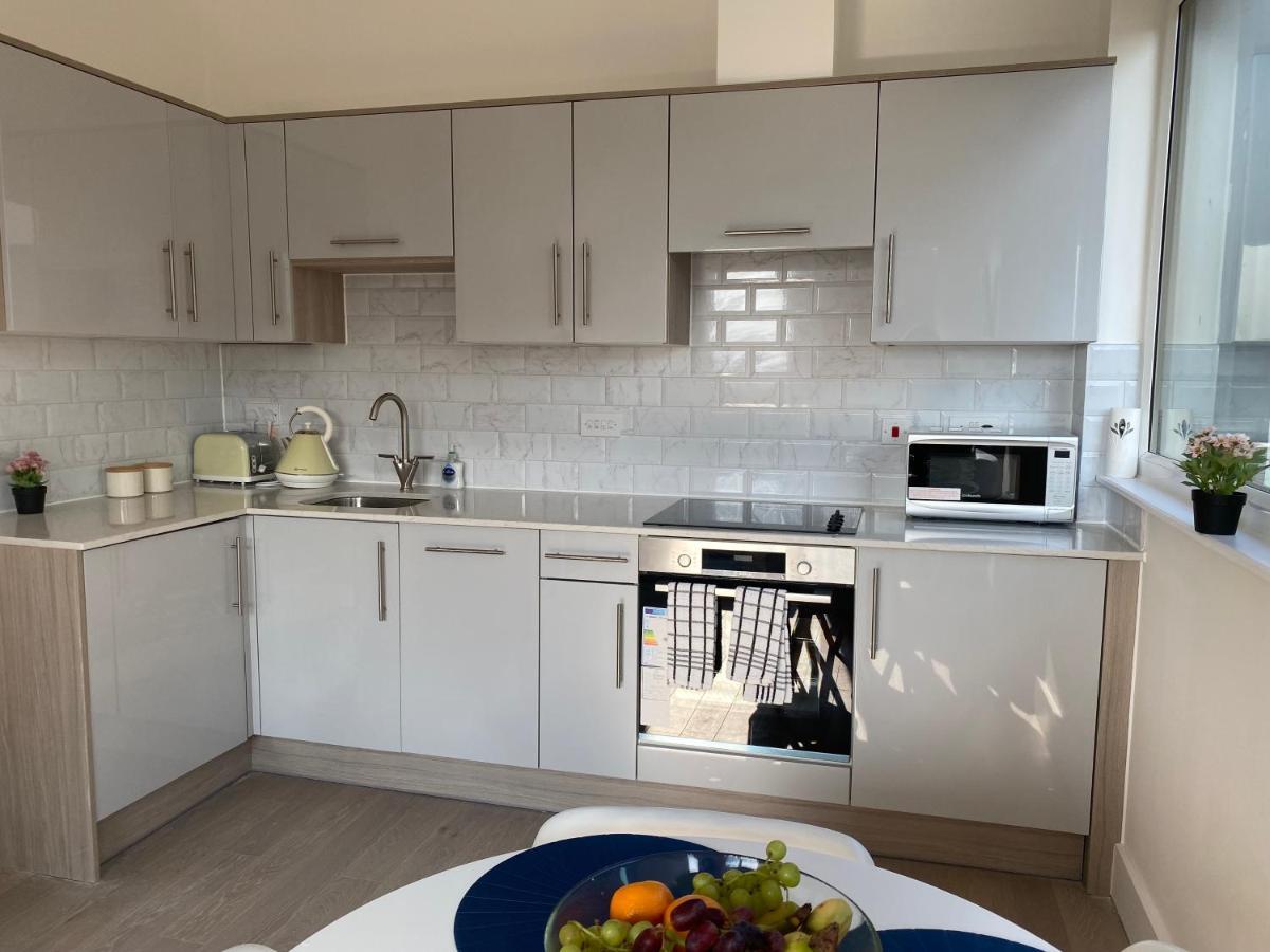 Central Location, Parking, Wi-Fi, Modern Apartment Milton Keynes Eksteriør bilde