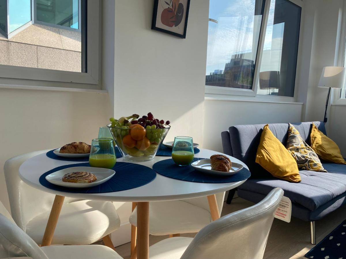 Central Location, Parking, Wi-Fi, Modern Apartment Milton Keynes Eksteriør bilde