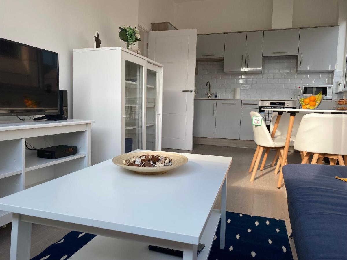Central Location, Parking, Wi-Fi, Modern Apartment Milton Keynes Eksteriør bilde